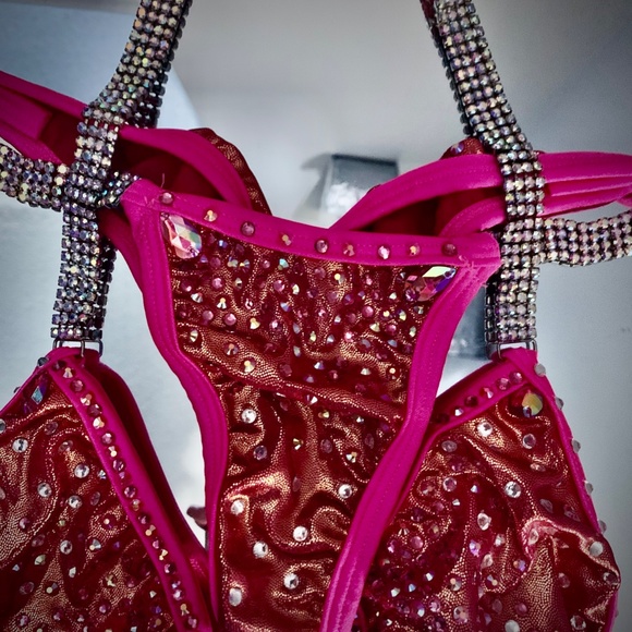 Austin Bikini - Picture 2 of 3